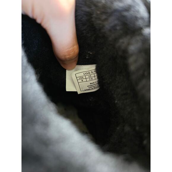 Ugg Australia Classic Short II Boots in Black Sheepskin Leather Women's Size 9 - Picture 5 of 9